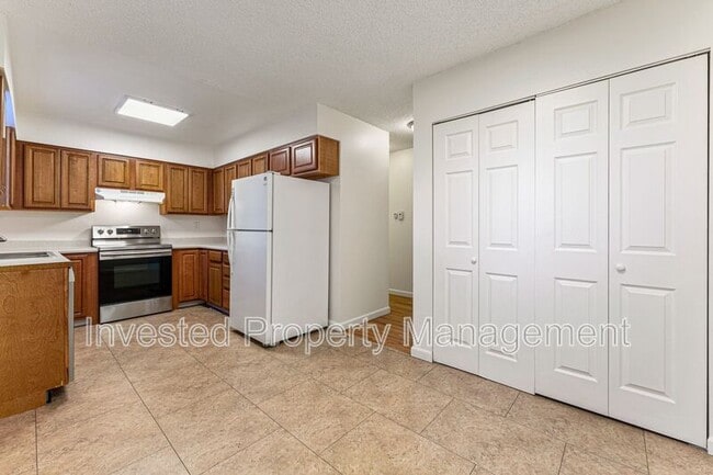 Photo - 588 S Eaton St