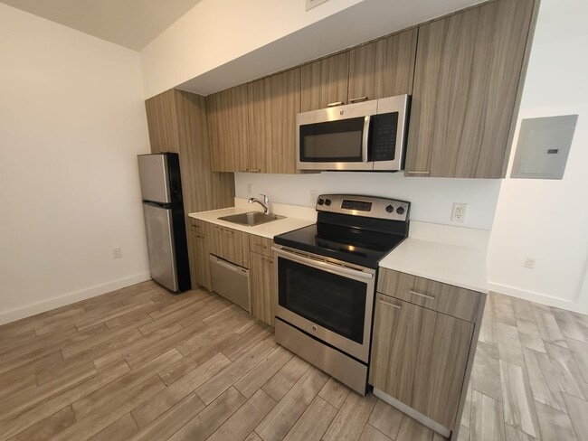 Photo - 551 Michigan Ave