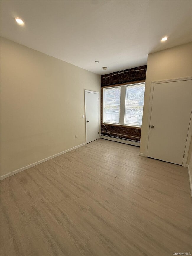 Building Photo - 127 Mineola Blvd Unit 1
