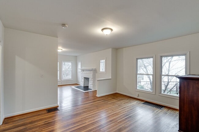 Photo - 209 N Germantown Rd