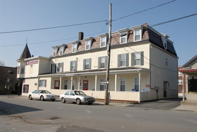 Building Photo - 4 Martin St Unit 5