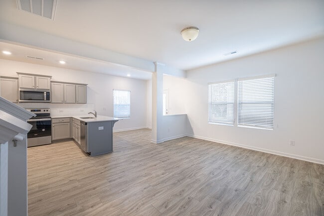 Photo - 3BD Townhome Convenient to Hwy 74/ Minutes to Bypass- JANUARY MOVE IN