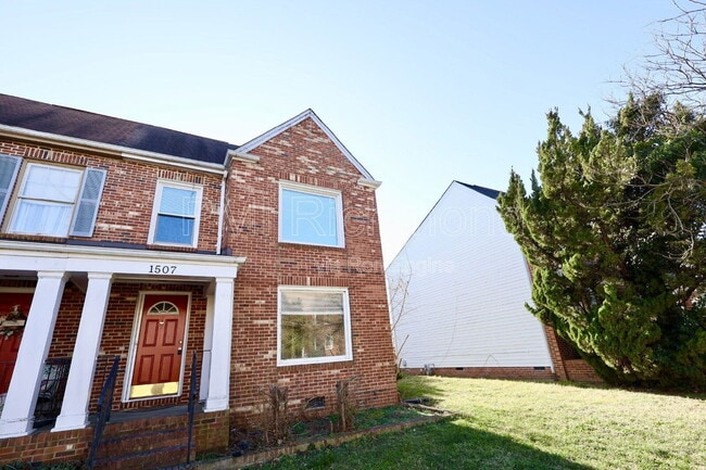 Building Photo - 1507 Lakeview Ave