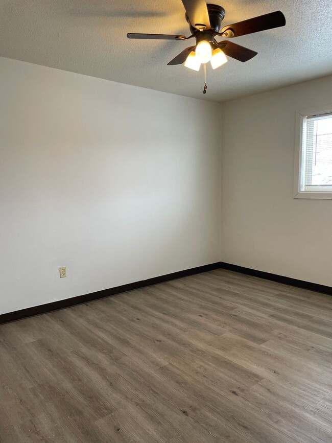 Photo - Knollridge Garden Apartments