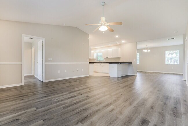 Photo - 5905 Humkey St