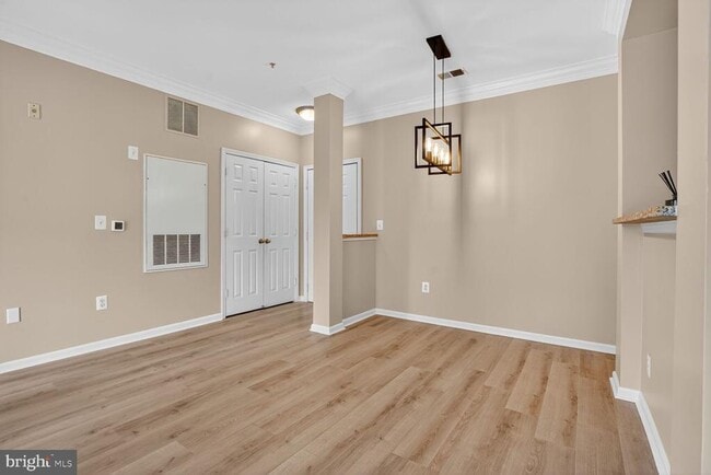 Photo - 4850 Eisenhower Ave Unidad 202