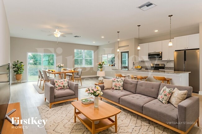 Photo - 874 Brookfield St SE