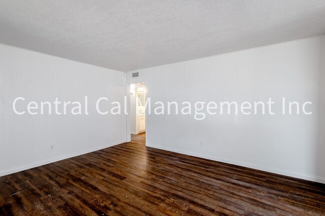 Photo - 4 Bedroom/2 Bath Home in Central Bakersfield - $2095 Per Month!