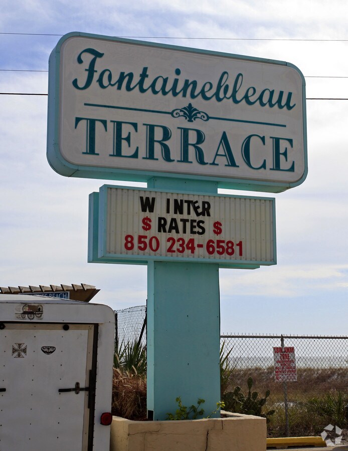 Photo - Foutainebleau Terrace