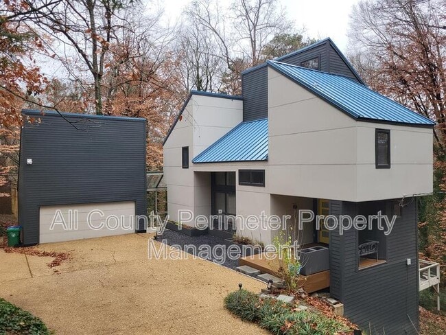 Building Photo - 2130 Starfire Dr NE