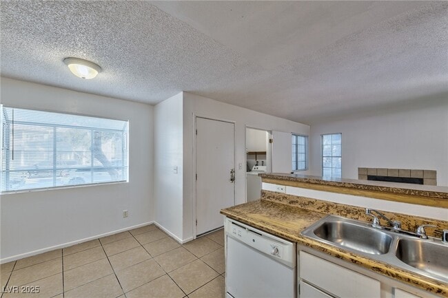 Photo - 1961 Cosmic Dr Unit 195