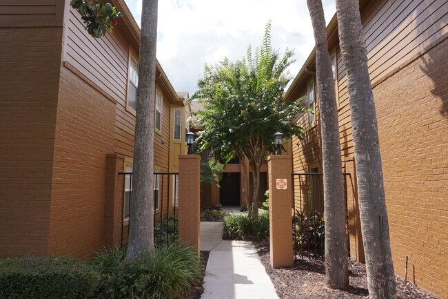 400 Summit Ridge Pl