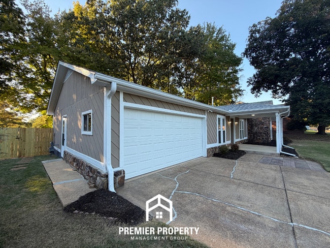 Photo - 3955 Castile St