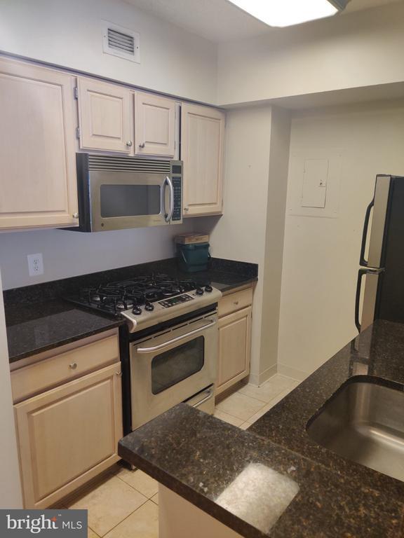 4801 Fairmont Ave Unit 301