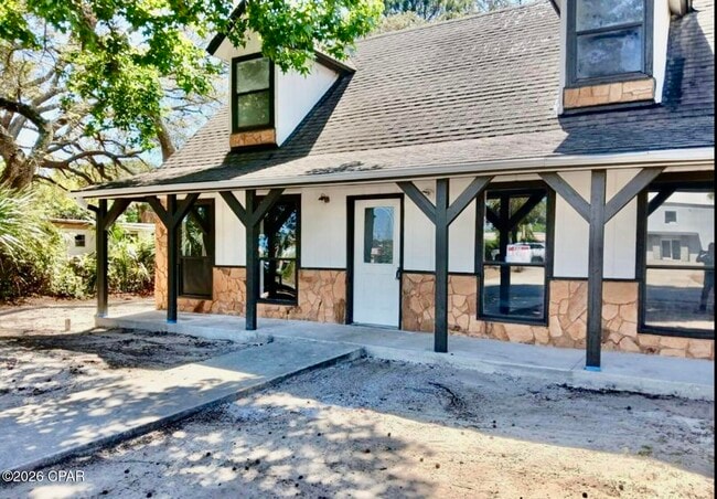 Building Photo - 1825 Watkins Ave