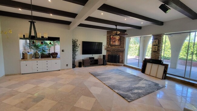 Photo - 1542 E Solano Dr