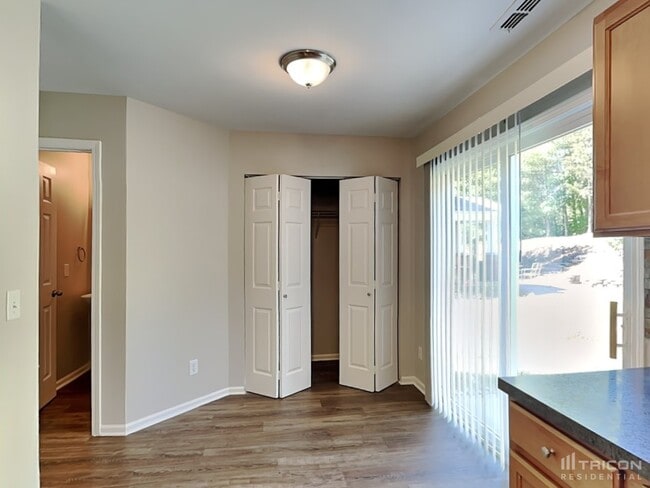 Photo - 2187 Erin Ln