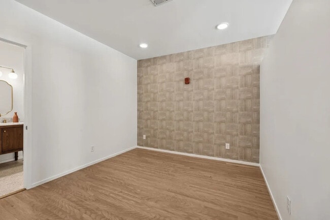 Photo - 806 Olympic St Unit 407