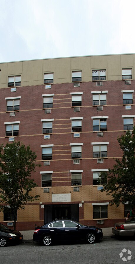 Photo - Olga Mendez Apartments