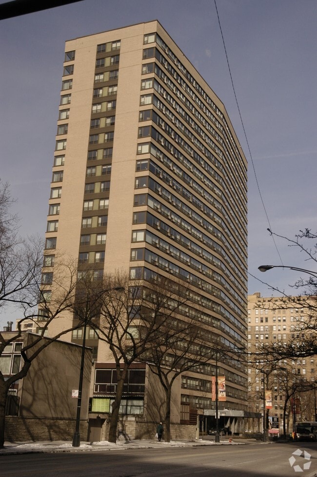 Photo - 2930 N Sheridan Rd