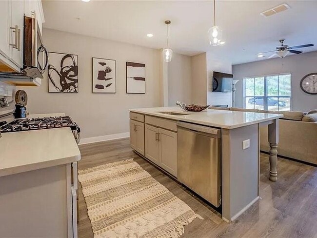 Photo - 1840 Eastmore Ave SW