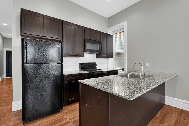 Photo - Put Down Roots and Overlook Soulard Community Garden Unidad 902 3F - 686