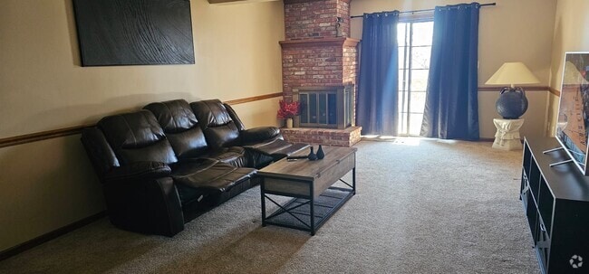 Building Photo - 3409 Seminole Dr Rental