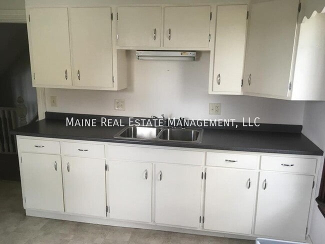 699-701 Main St. Apt - 699-701 Main St. Apt Unidad 2