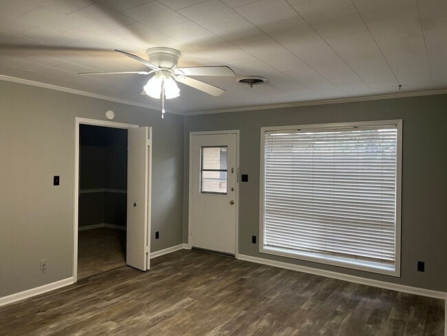 Photo - 382 Spenseth Dr