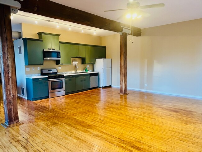 Building Photo - 515 N Noble St Unit 213 Rental