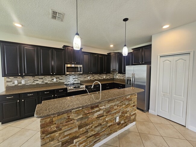 Photo - 2718 Atherton Dr