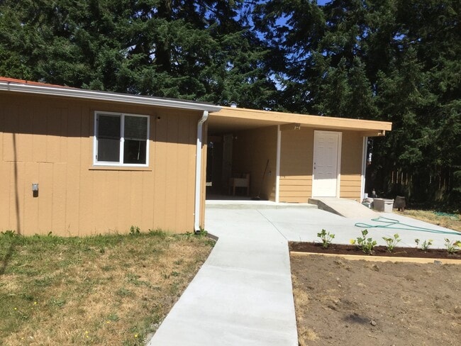 Building Photo - Updated One-Level 2-Bedroom with Private P... Rental