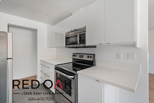 Photo - 811 6th St Unit 208