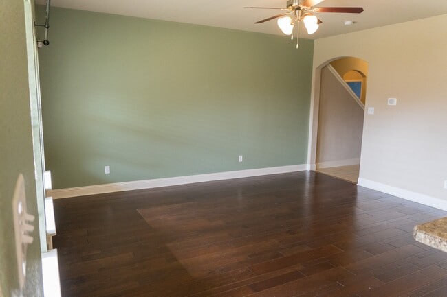 Photo - 107 Buckingham Dr