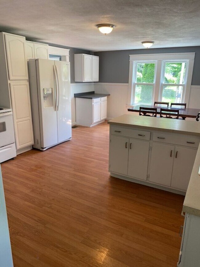 Photo - Renovated House for Rent!