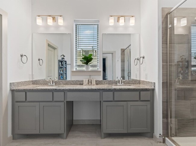 Photo - 607 Arapaho Dr