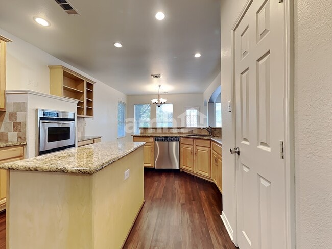 Photo - 1304 Carriage Ln