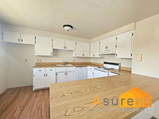 Photo - Charming 2-Bedroom 4-plex in Prime Ashland Location Available Now!