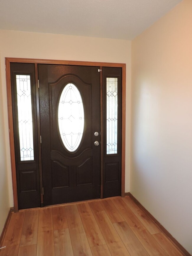 Photo - Convenient to interstate, schools & shopping!