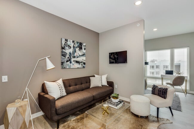 Seventeenth Apartments