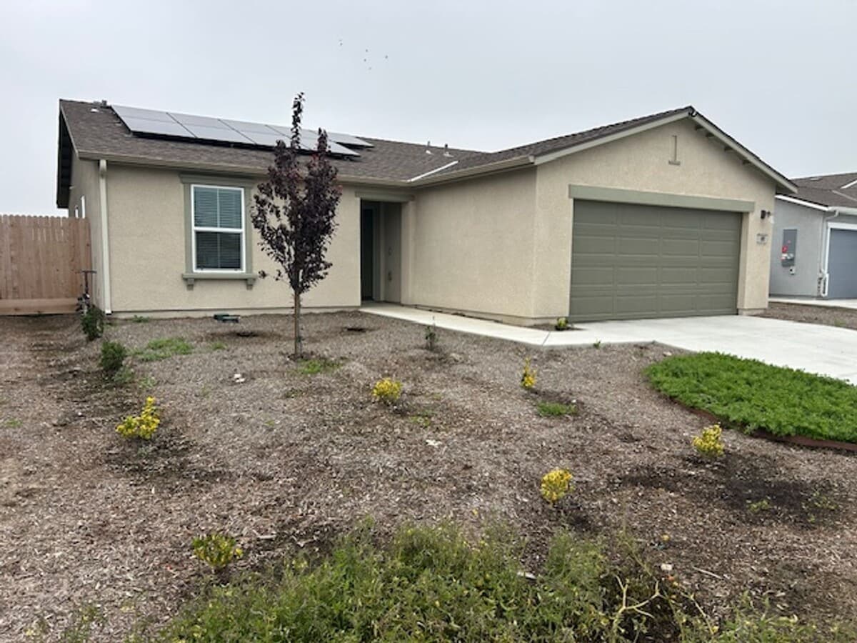 Photo - 490 Cromley St