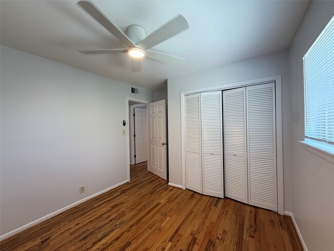 Photo - 1530 Heights Blvd Unidad 19