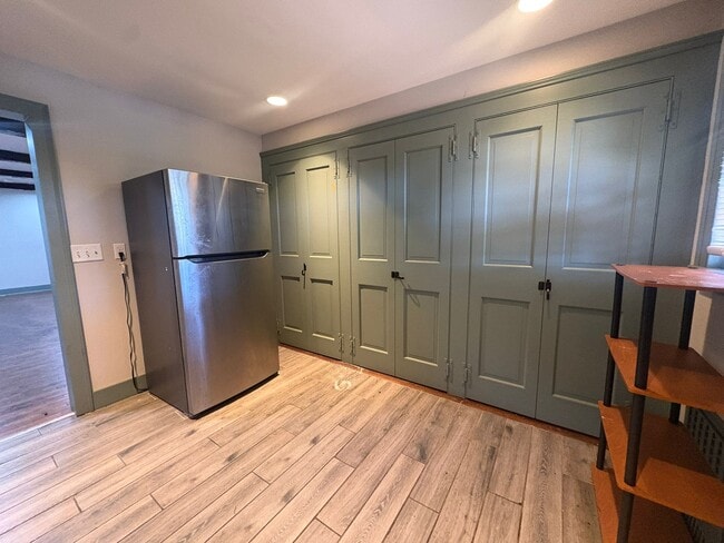 Photo - 2860 Whitney Ave