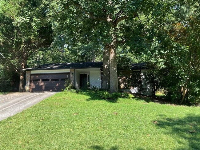 Photo - 215 Lakeland Ct House
