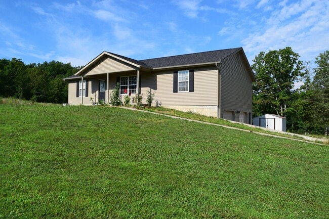 Beautiful 3 Bedroom, 2 Bathroom Home On Mi... - Beautiful 3 Bedroom, 2 Bathroom Home On Mi...