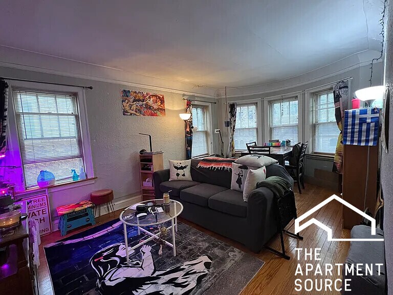 Photo - 2421 W Lunt Ave