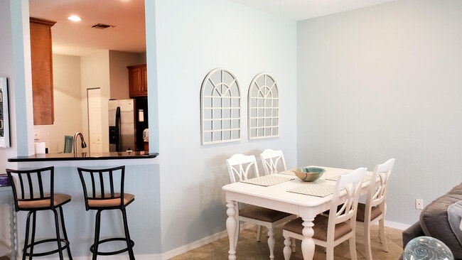 Photo - 1560 SE Wilshire Pl