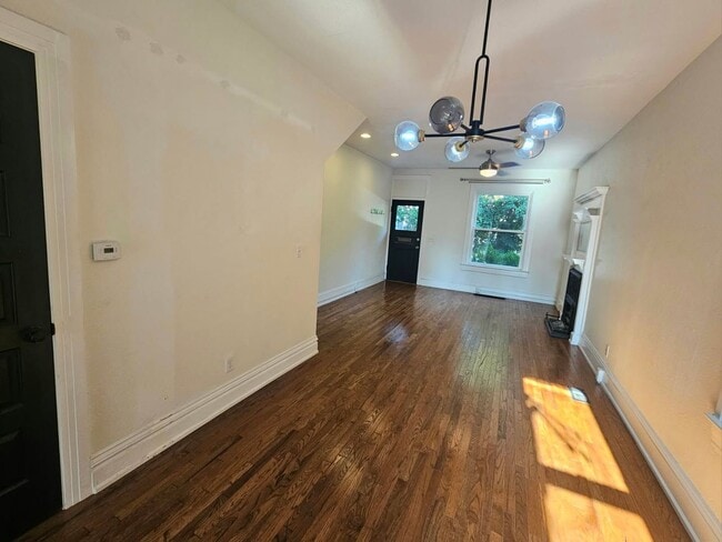 Photo - 2073 Emerson St
