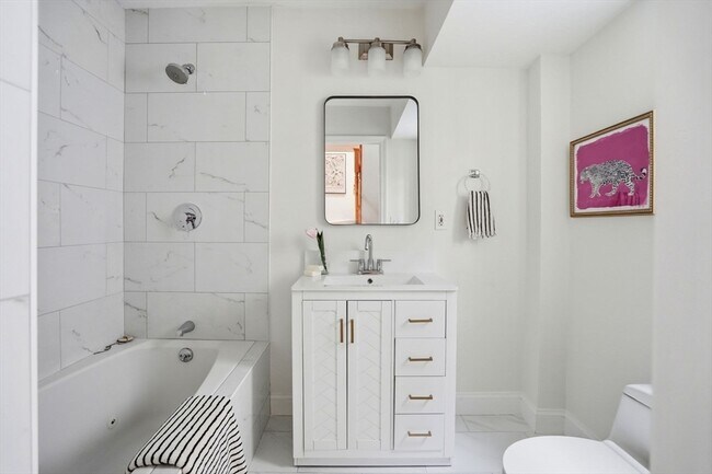 14 Market St Unit 2