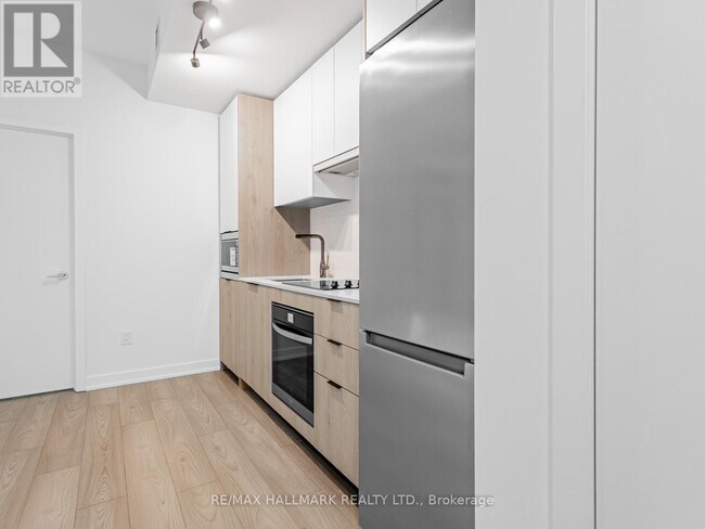 Photo - 1007 The Queensway Unité 723